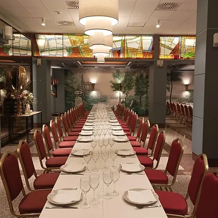 Hotel De Castilla 4*