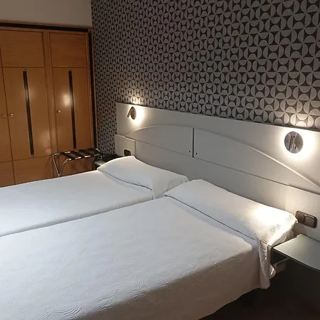 Hotel De Castilla 4*